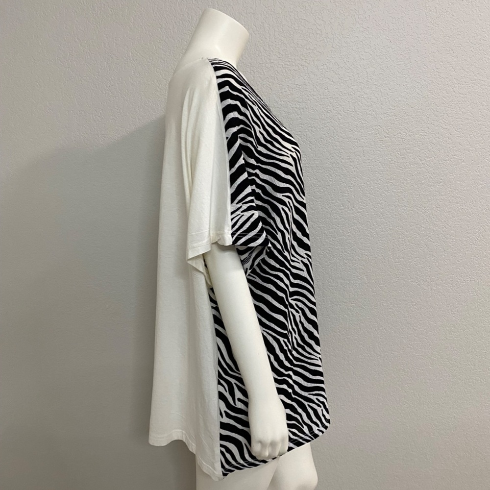 New Direction Zebra Plus Top - Picture 4 of 7